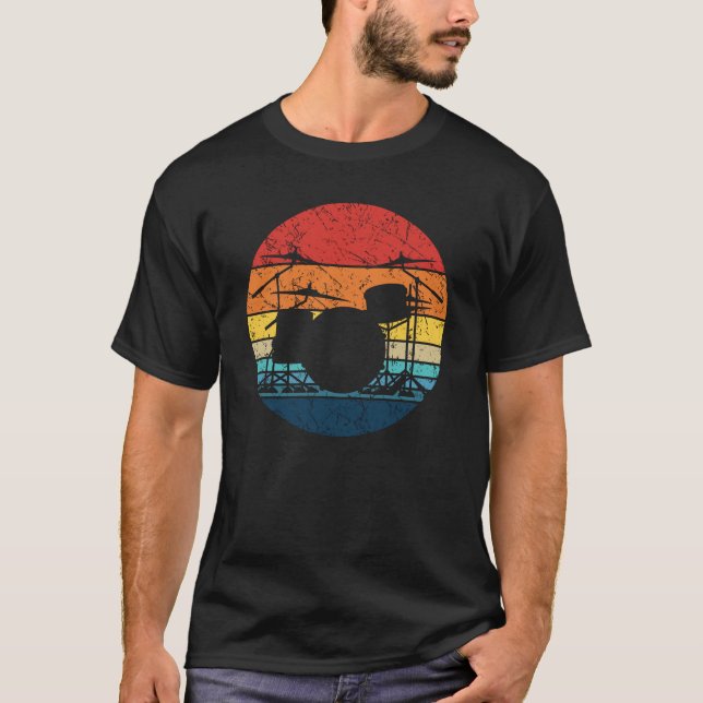 Camiseta Ilustração Silhueta do Conjunto de Tambores Retroa (Frente)