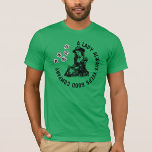 Camiseta Ilustração Vintage de Senhora Bruxa e Cachorro