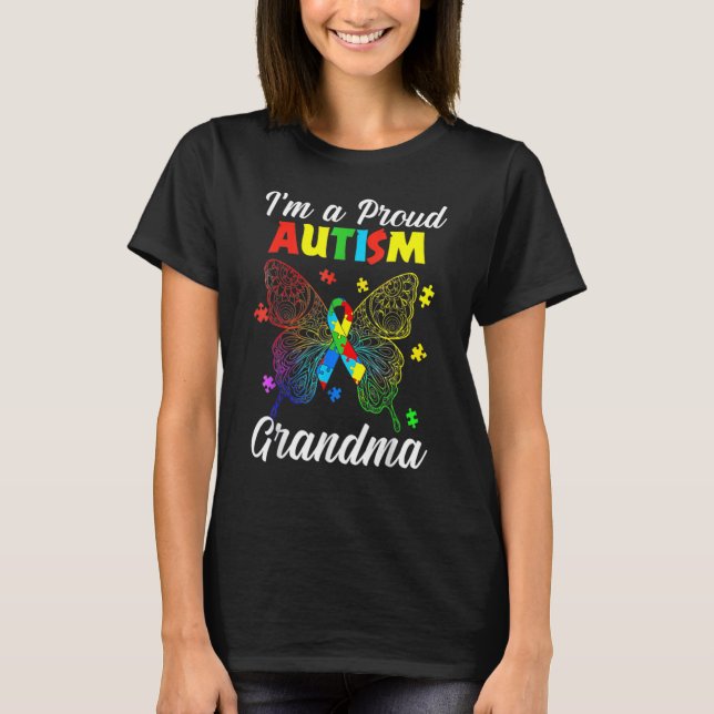 Camiseta I'm A Proud Autism Grandma Puzzle Ribbon Butterfly (Frente)