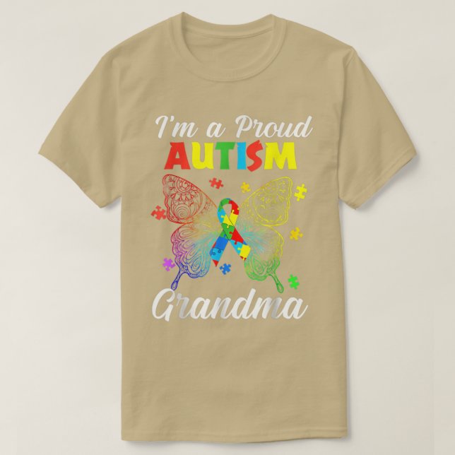 Camiseta I'm A Proud Autism Grandma Puzzle Ribbon Butterfly (Frente do Design)