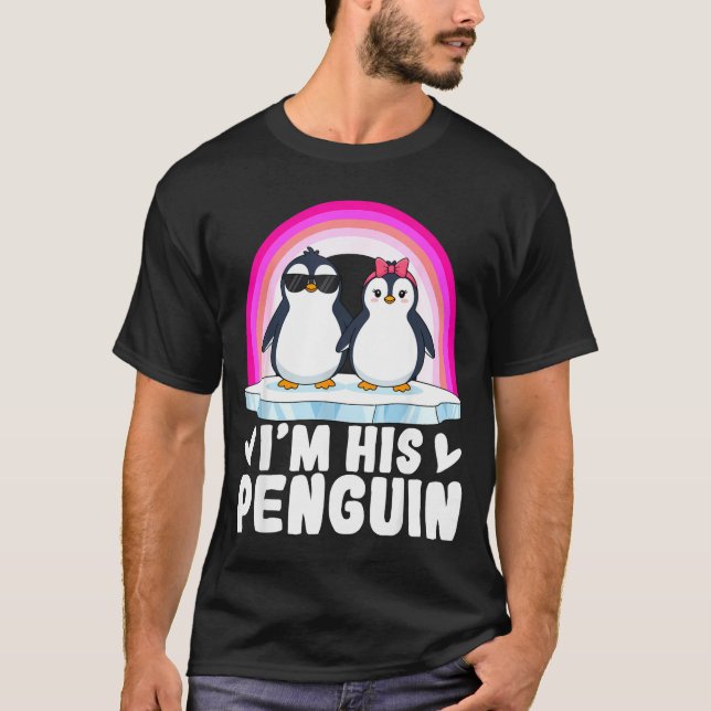 Camiseta I'm Her Penguin Matching Couple Valentine Love Hea (Frente)