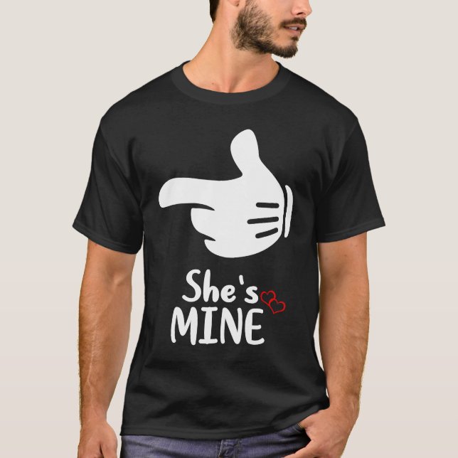 Camiseta I'm Hers She's Mine Pair Couple  LGBTQ (Frente)