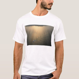 Camiseta imagem aérea de barco no Lago Gatun Panamá