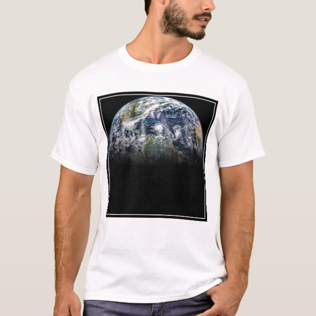 Camiseta Imagem Mosaica Do Planeta Terra Com 3 Furacões (Frente)