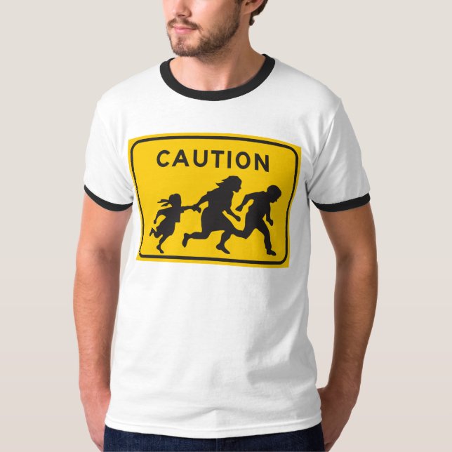 Camiseta Imigrantes ilegais que cruzam o sinal da estrada (Frente)