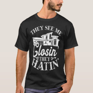 Camiseta Impressão em Segundo Plano Eles Me Veem Fechando E