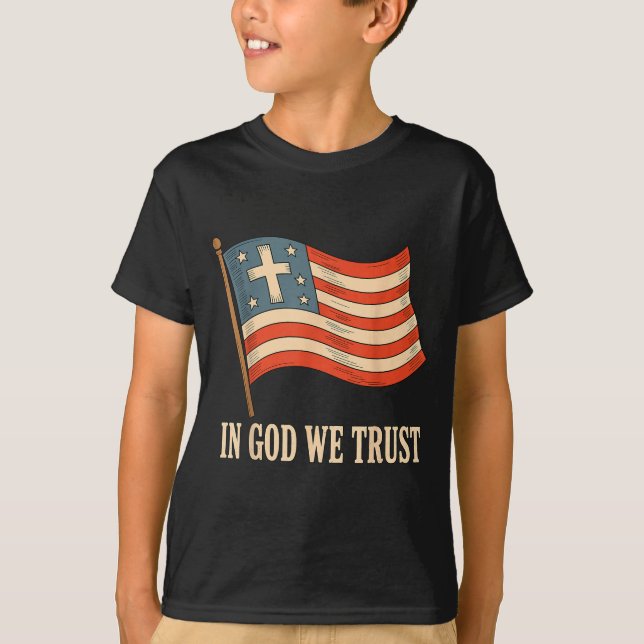 Camiseta In God We Trust American Flag Cross Faith 4th Of J (Frente)