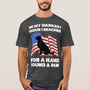 Camiseta In My Darkest Hour I Reached For A Hand Found A Pa