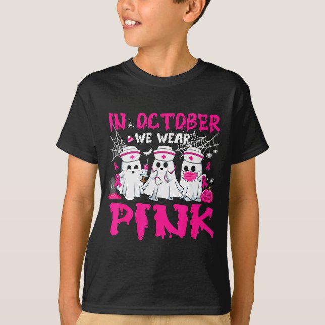Camiseta In October We Wear Nk Nurse Ghost Halloween Breast (Frente)
