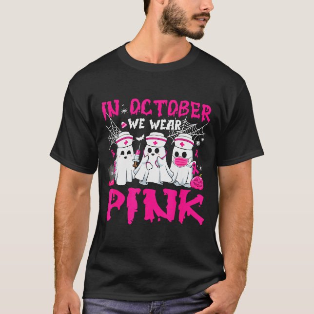 Camiseta In October We Wear Nk Nurse Ghost Halloween Breast (Frente)