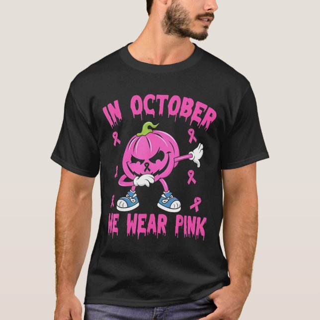 Camiseta In October We Wear Pink Breast Cancer Pumpkin Hall (Frente)