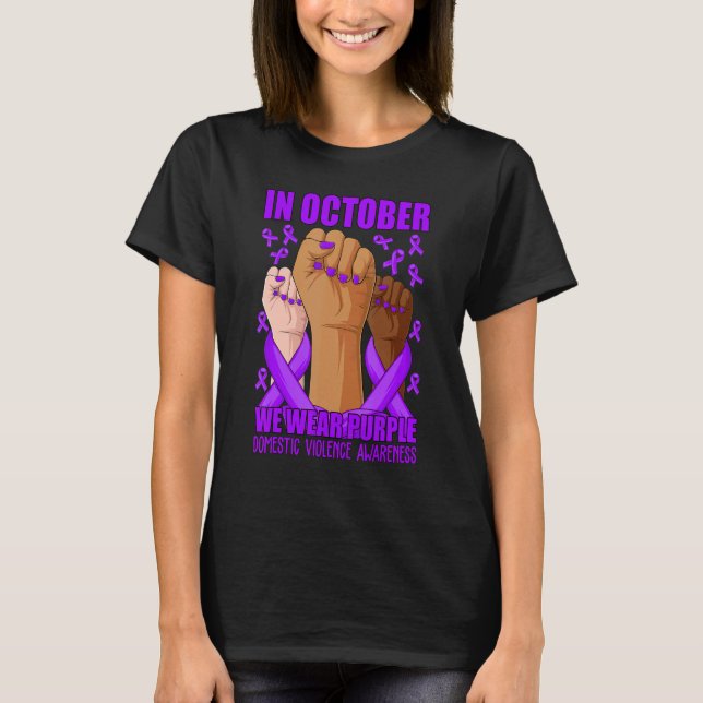 Camiseta In October We Wear Purple Domestic Violence Awaren (Frente)