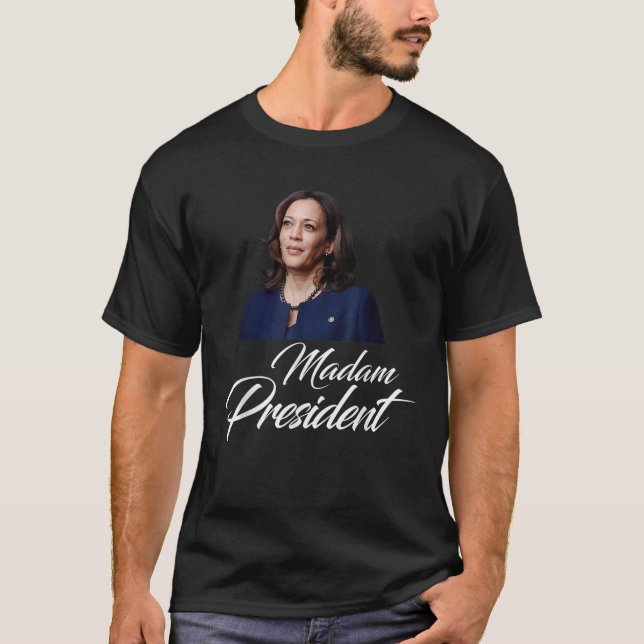 Camiseta Inauguração de Kamala Harris 2021 Madam Vice-Presi (Frente)