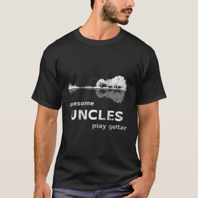 Camiseta Incríveis Tios Tocam Paisagem de Violão (Frente)