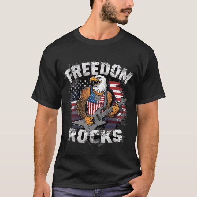 Camiseta Incrível patriótico Freedom Rocks Eagle toca violã (Frente)