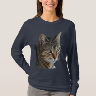 Camiseta Incrível retrato vetorial de gato malhado em close