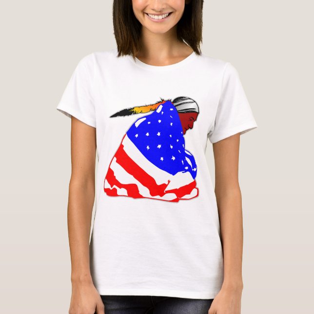 Camiseta Índio Nativo Americano Invadido Na Bandeira Americ (Frente)