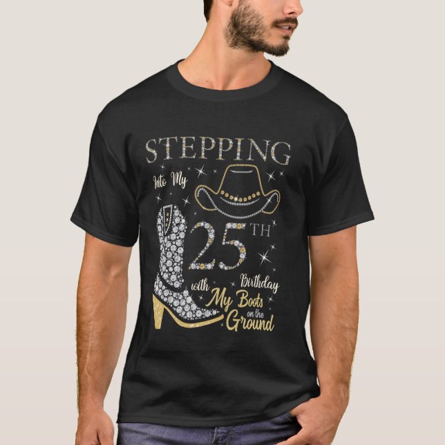 Camiseta Indo Ao Meu Aniversário De 25 Com As Minhas Botas (Frente)