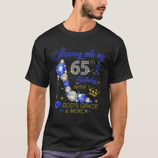 Camiseta Indo para o meu 65º aniversário com a Graça de Deu (Frente)
