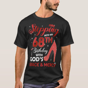 Camiseta Indo para o meu 68º aniversário com GODS Grace & M