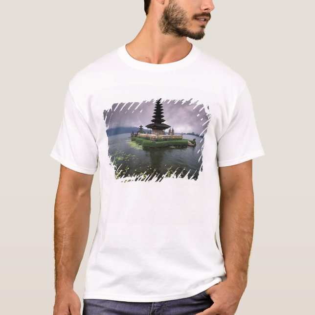Camiseta Indonésia, Bali, Templo de Ulun Danu. (Frente)