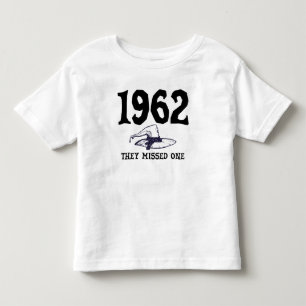 Camiseta Infantil 1962 Eles Perderam Uma Bruxaria de Halloween em Sa