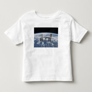 Camiseta Infantil A estação espacial internacional na órbita