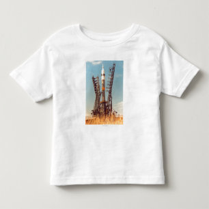 Camiseta Infantil A instalação da nave espacial de Soyuz em Baikon