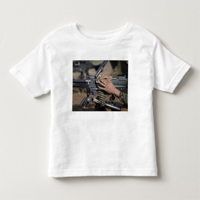 Camiseta Infantil A Marine carrega uma metralhadora M-240G (Frente)