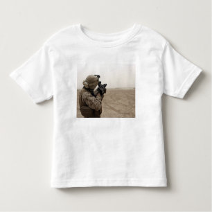 Camiseta Infantil A Marine dispara a M-32