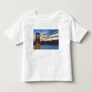 Camiseta Infantil A ponte de Bay da Ilha do Tesouro