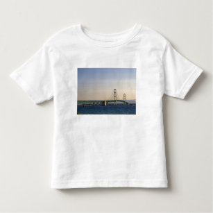 Camiseta Infantil A ponte Mackinac que abrange o estreito de 3
