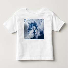 Camiseta Infantil A swirl in the clouds