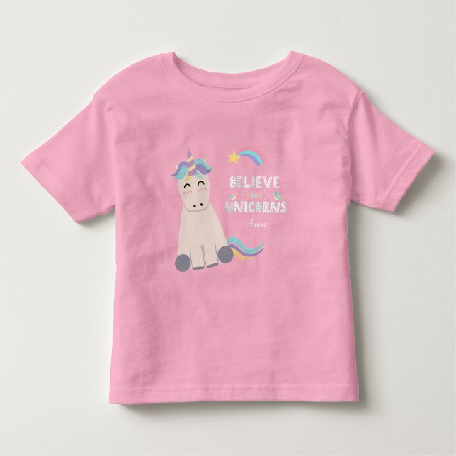 Camiseta Infantil Acredite em Unicórnios Garota Mágica Rosa Monogram (Frente)