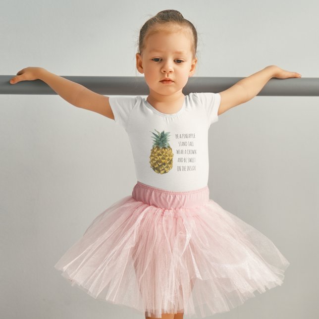 Camiseta Infantil Amacião de Aquarela Moderna e Cota Engraçada Posit (Criador carregado)