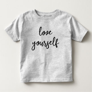 Camiseta Infantil Ame a si mesmo empoderando a sua saia