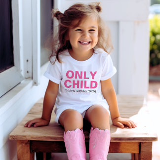 Camiseta Infantil Apenas Criança Expirando Irmã Rosa Engraçada