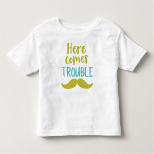 Camiseta Infantil Aqui Vem Problema, bigode, bigode