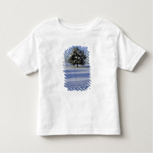Camiseta Infantil Árvore na paisagem coberto de neve