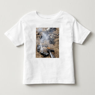 Camiseta Infantil As partes das armas inimigas apresentam para