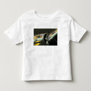 Camiseta Infantil Ásia, Malásia, Melaka. Reflexos de neon no carro