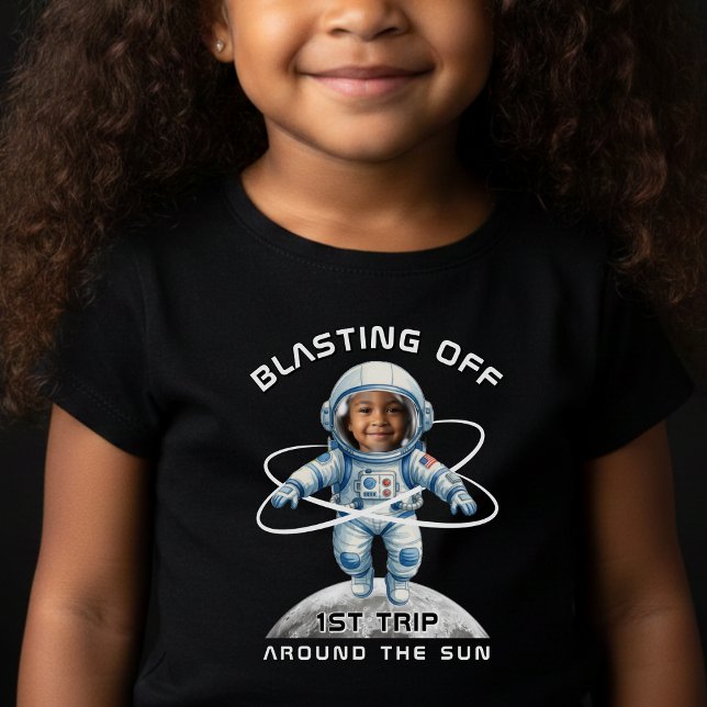 Camiseta Infantil Astronaut Birthday Party 1st Trip Around the Sun (Criador carregado)