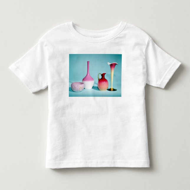 Camiseta Infantil Bacia, vasos e jarro, final do século XIX (Frente)