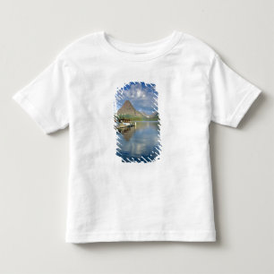 Camiseta Infantil Barco turístico atracado no lago Two Medicine em G
