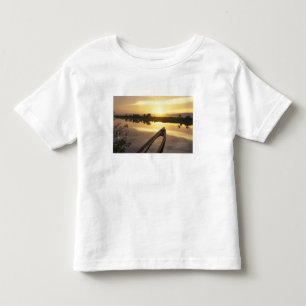 Camiseta Infantil Barcos de pesca soldados da Ásia, Birmânia (Mian