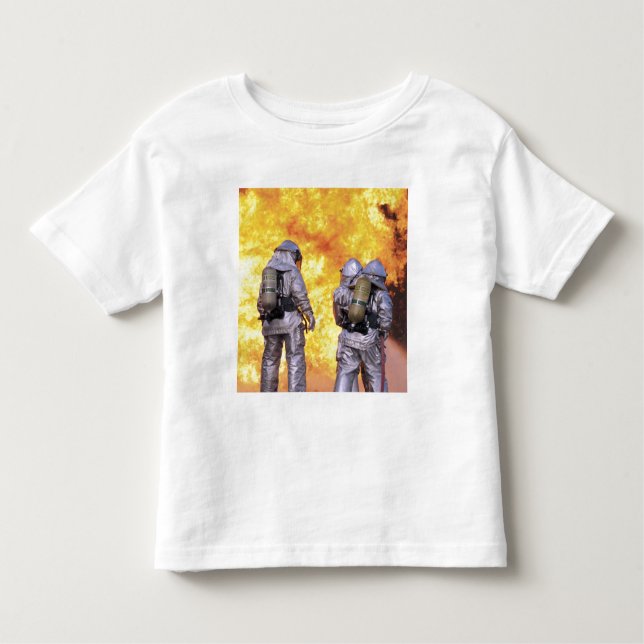 Camiseta Infantil Bombeiros extinguem incêndio aéreo (Frente)
