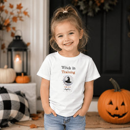 Camiseta Infantil Bruxa Personalizada em Treinamento – Halloween