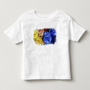 Camiseta Infantil Buquês de rosas frescas sortidas