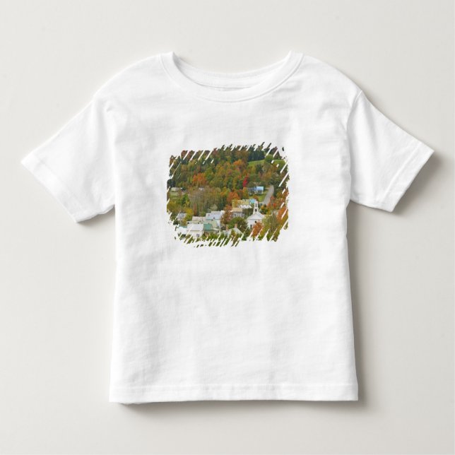 Camiseta Infantil Cabot, Vermont no outono. Reino Nordeste. (Frente)