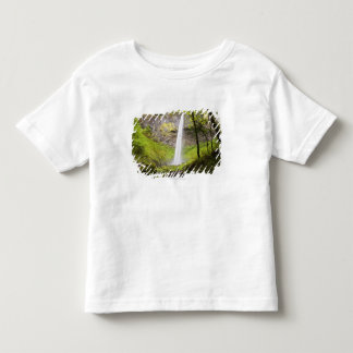 Camiseta Infantil Cachoeira borrada em torno das hortaliças luxúrias